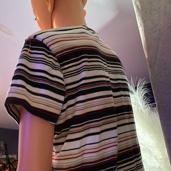 Kate Hill Black and White Ribbed Fitted Short Sleeve Tee - Picture 5 of 5